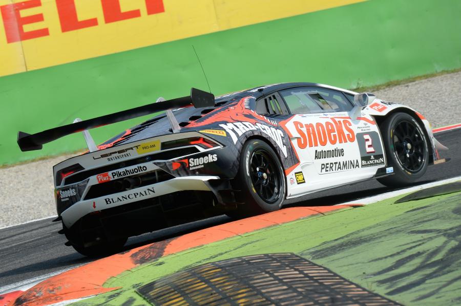  Lamborghini Huracan LP620-2 Super Trofeo 2015 года  (фото 14 из 20)